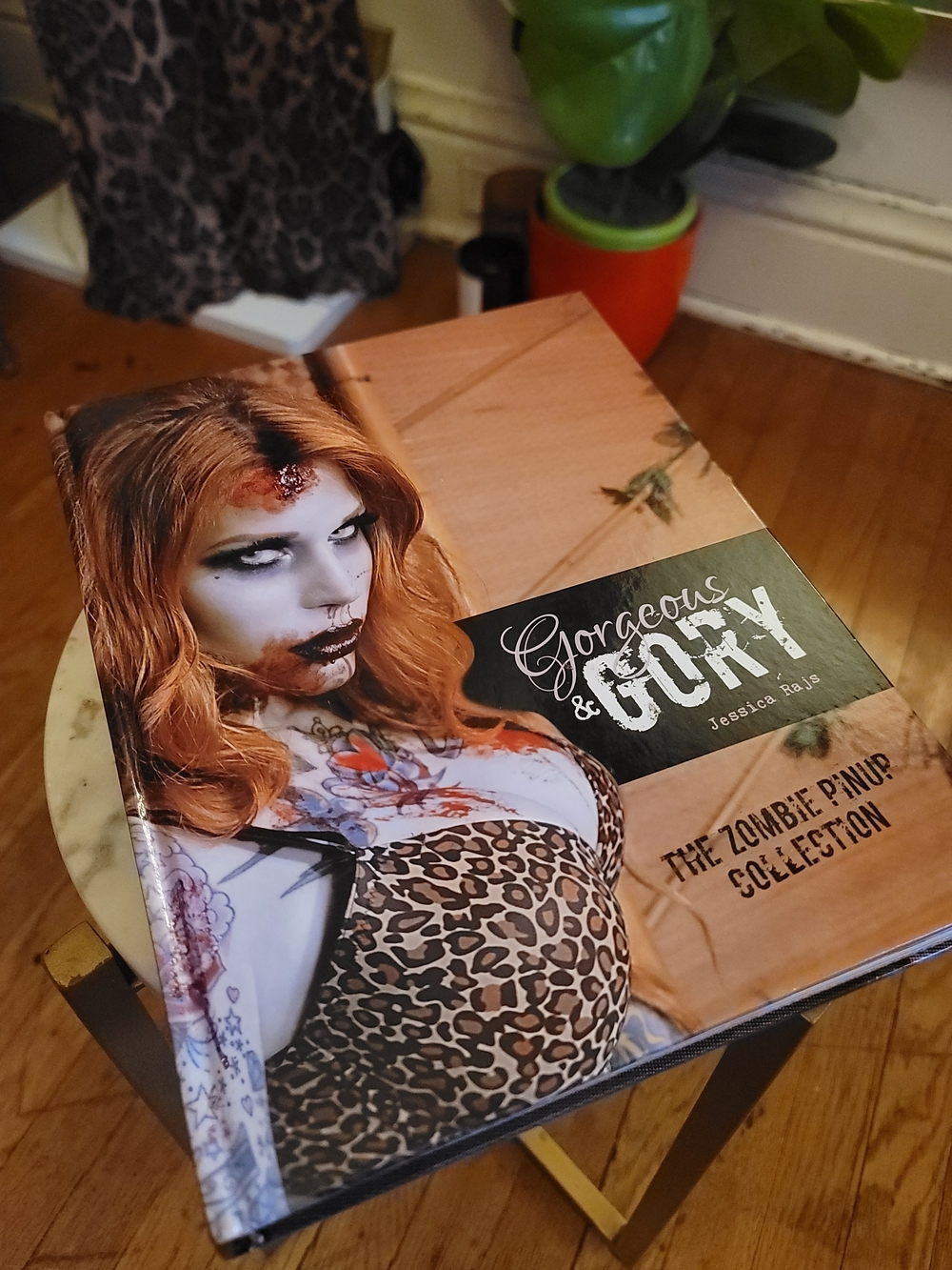 2104 Gorgeous & Gory: The Zombie Pin-Up Collection Hardcover Book
